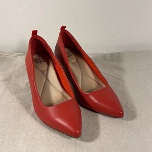 Betabrand Power Pumps, red, size 8, pointed toe and wooden block heel